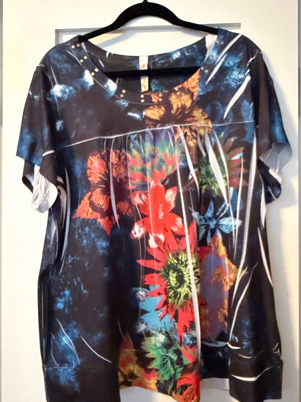 Avenue Black Short Sleeve Top with Multicolor Floral Burst